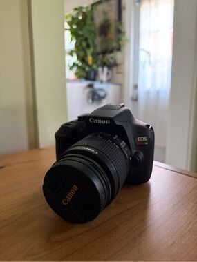 Canon EOS Rebel T6 DSLR Camera in Black with Kit Lens